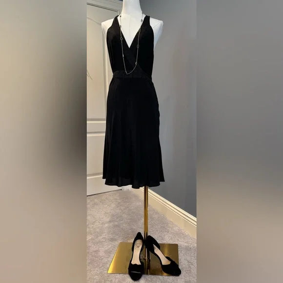 BURBERRY Size 4 Classy Black Silk dress with Charcoal Jersey trim! - Picture 2 of 7